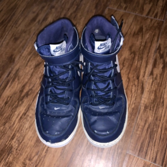 Nike Air Men’s Velcro/Lace Sneakers - Picture 3 of 10